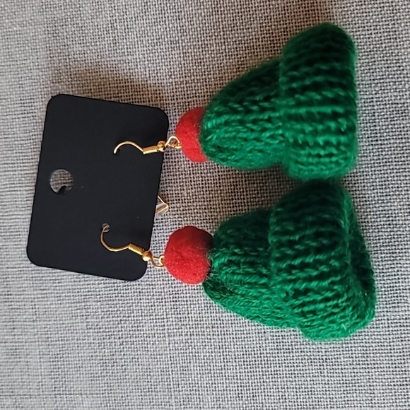 2 Pairs Handmade Winter Snow Hat Earrings - Picture 2 of 5